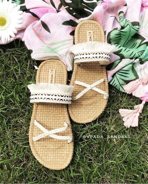 รองเท้าแตะ Handmade by V pada .